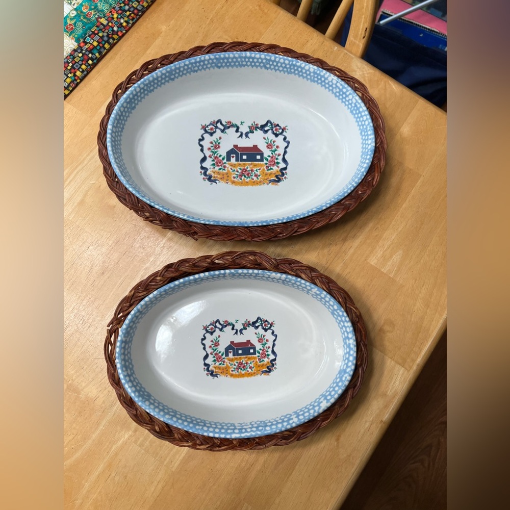 Teamson 1995 Stacking Country Cottage Baking / Serving Dishes